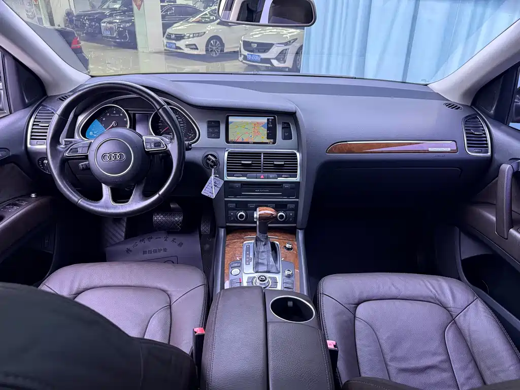 Audi Q7 — миниатюра 5