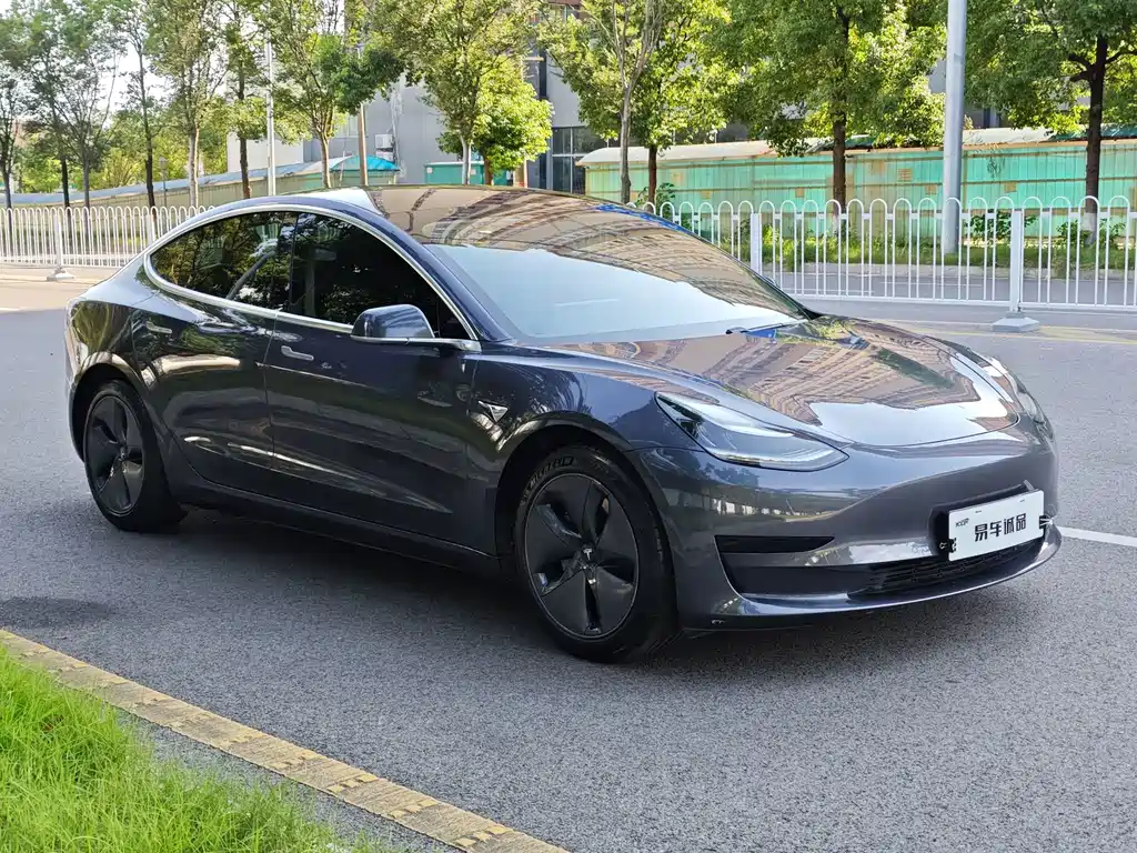 Tesla Model 3 — миниатюра 14