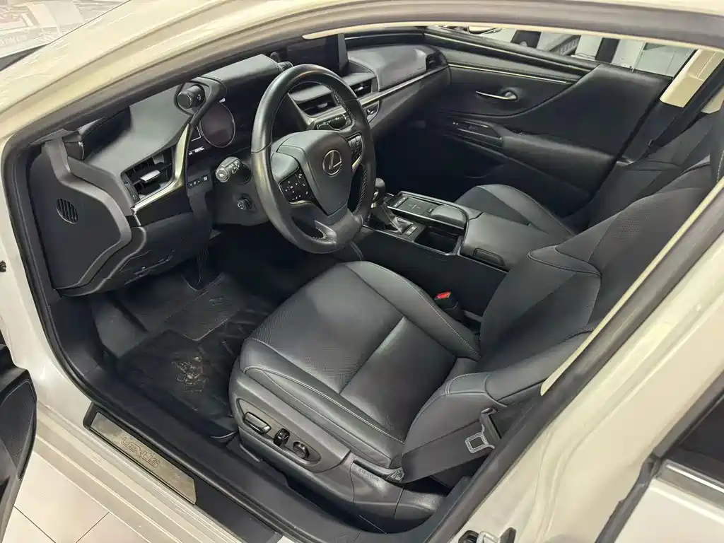 Lexus ES — миниатюра 4