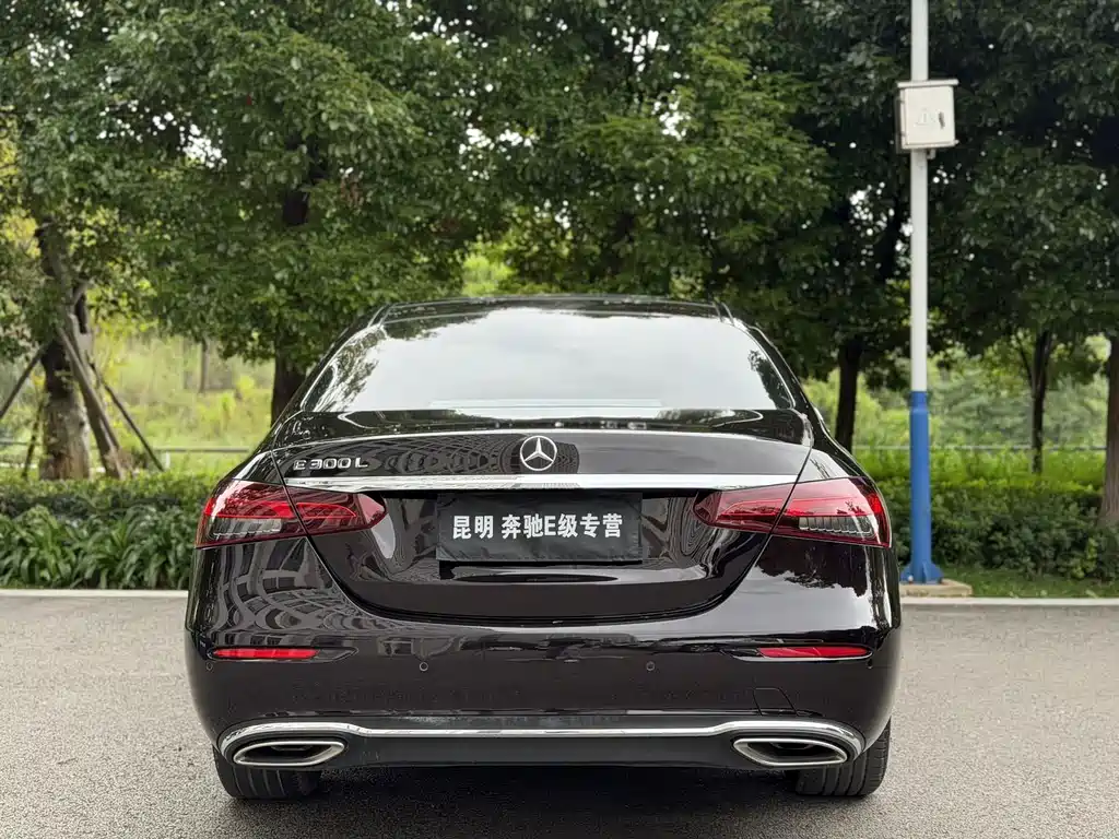 Mercedes-Benz E-Class — миниатюра 8