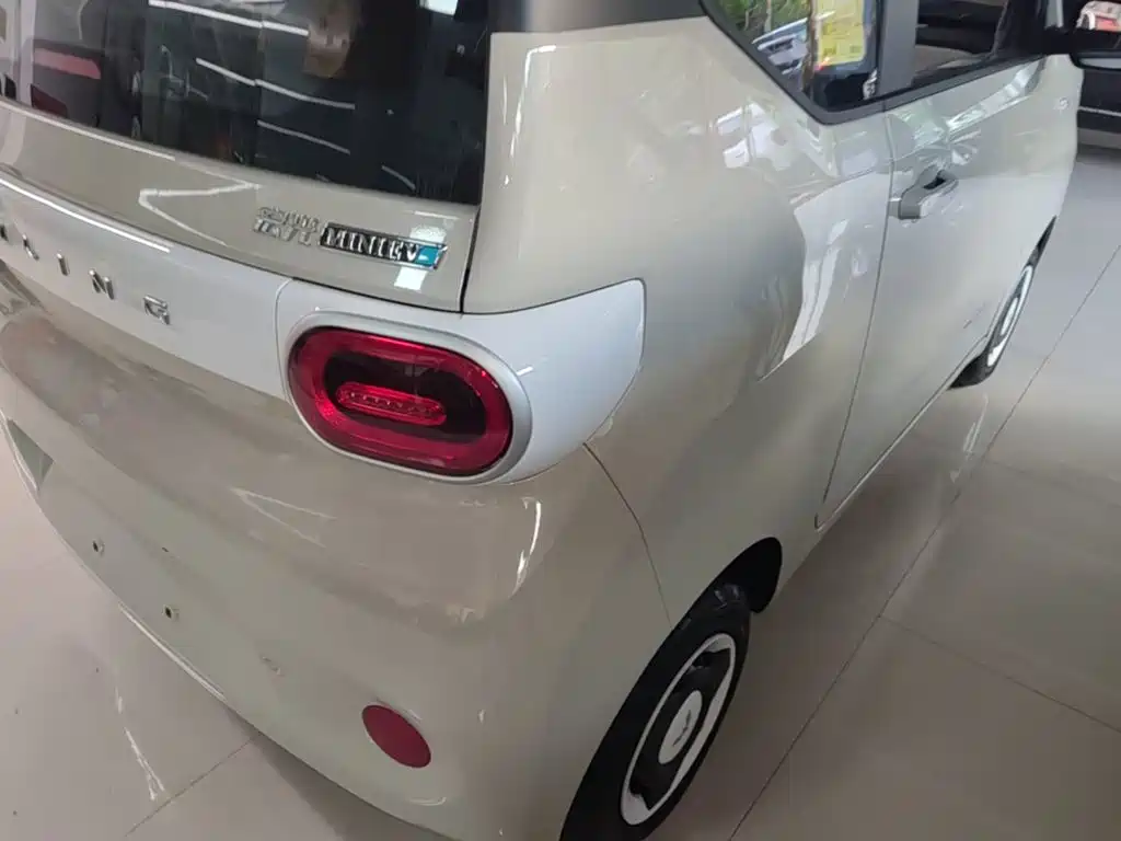 Wuling MINIEV — миниатюра 8