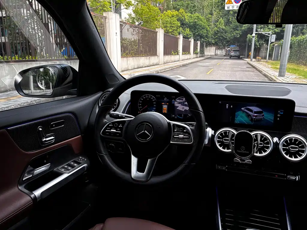 Mercedes-Benz GLB — миниатюра 17