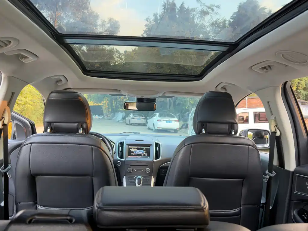 Ford Edge — миниатюра 16