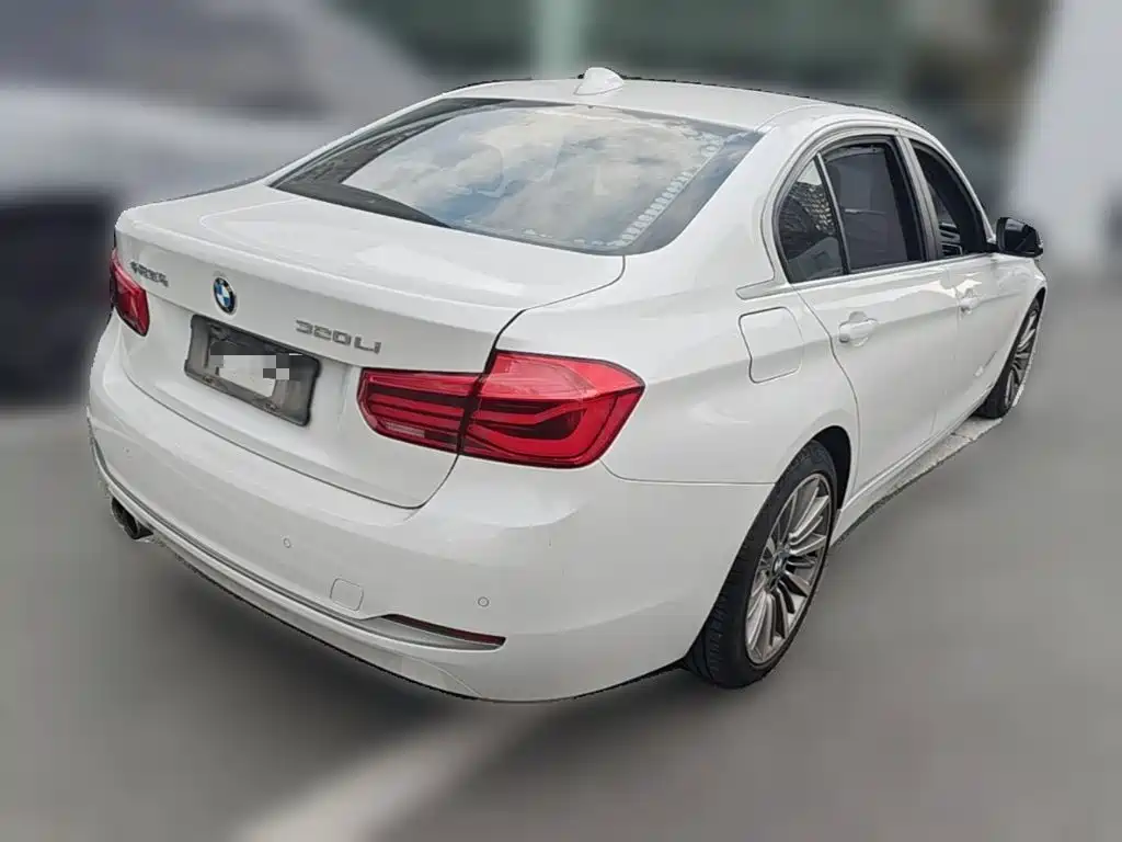 BMW 3 Series — миниатюра 10
