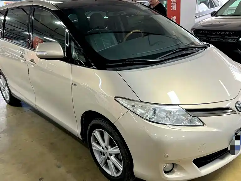 Toyota Previa — миниатюра 2