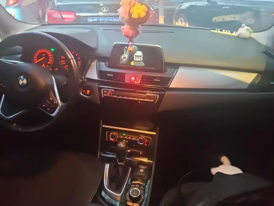 BMW 2 Series Active Tourer — миниатюра 12