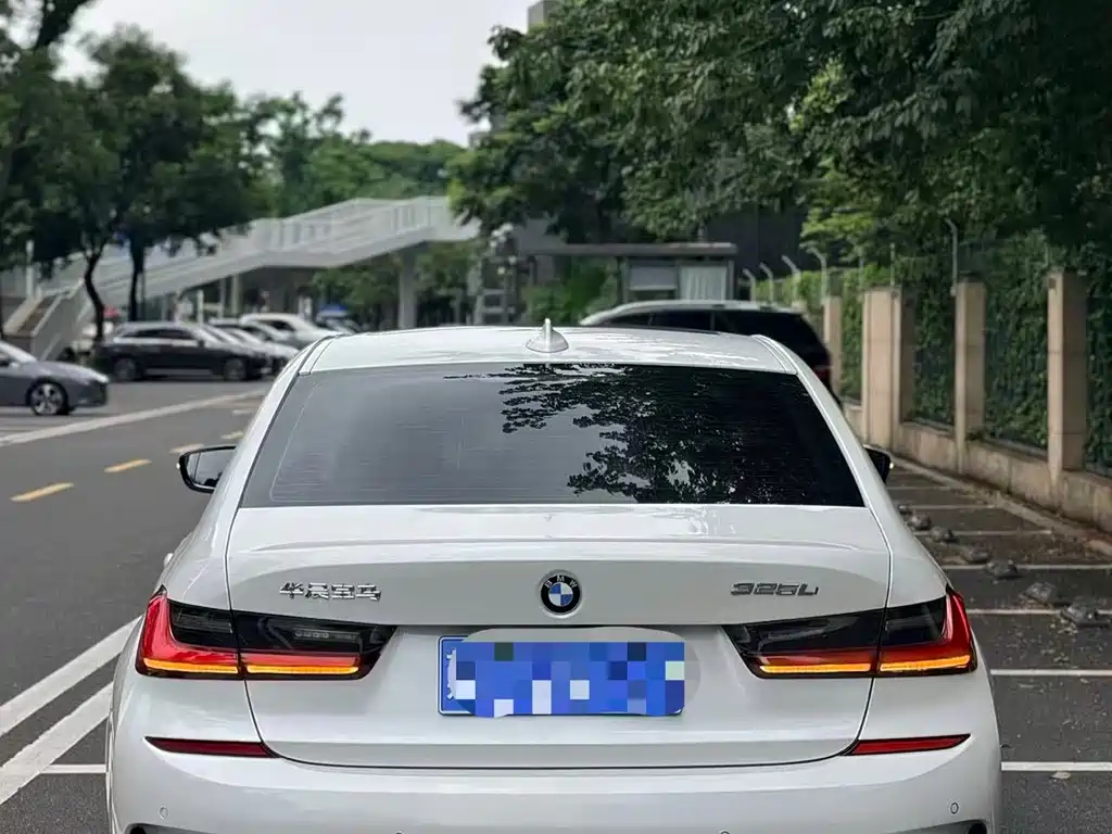 BMW 3 Series — миниатюра 3