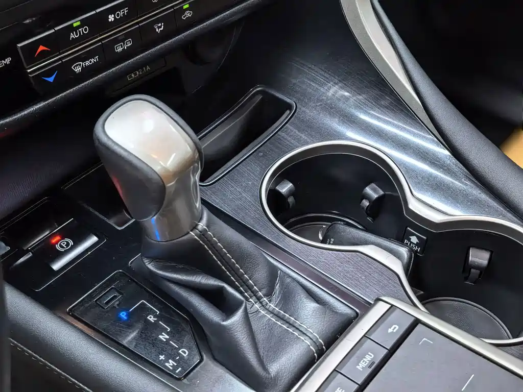 Lexus RX — миниатюра 19