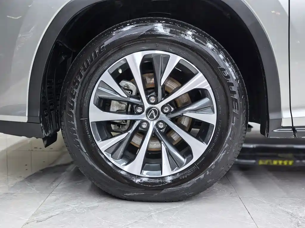 Lexus RX — миниатюра 37