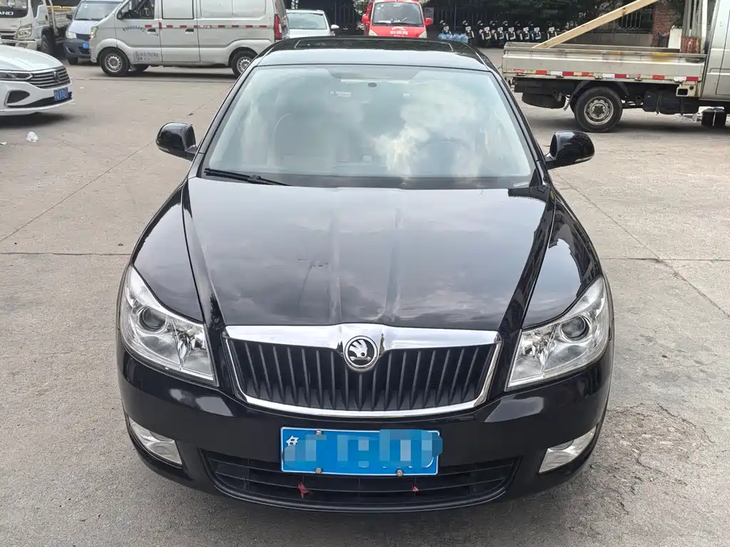 Skoda Octavia 2015 1.6L AT