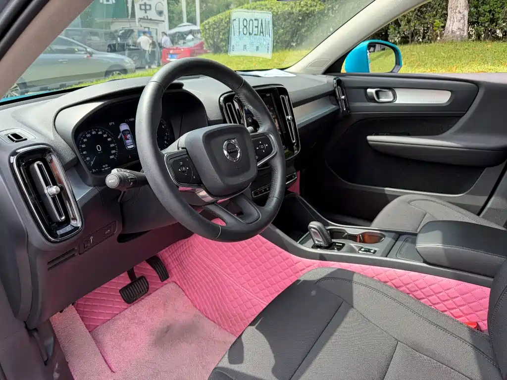 Volvo XC40 — миниатюра 7