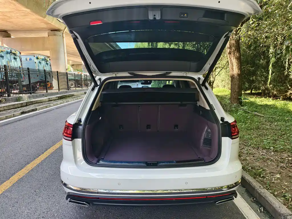 Volkswagen Touareg — миниатюра 7
