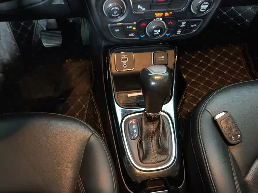 Jeep Compass — миниатюра 14
