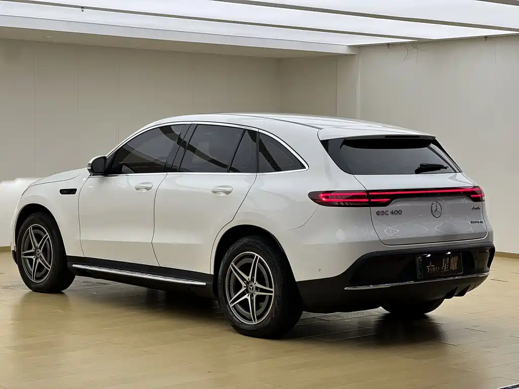 Mercedes-Benz EQC — миниатюра 22