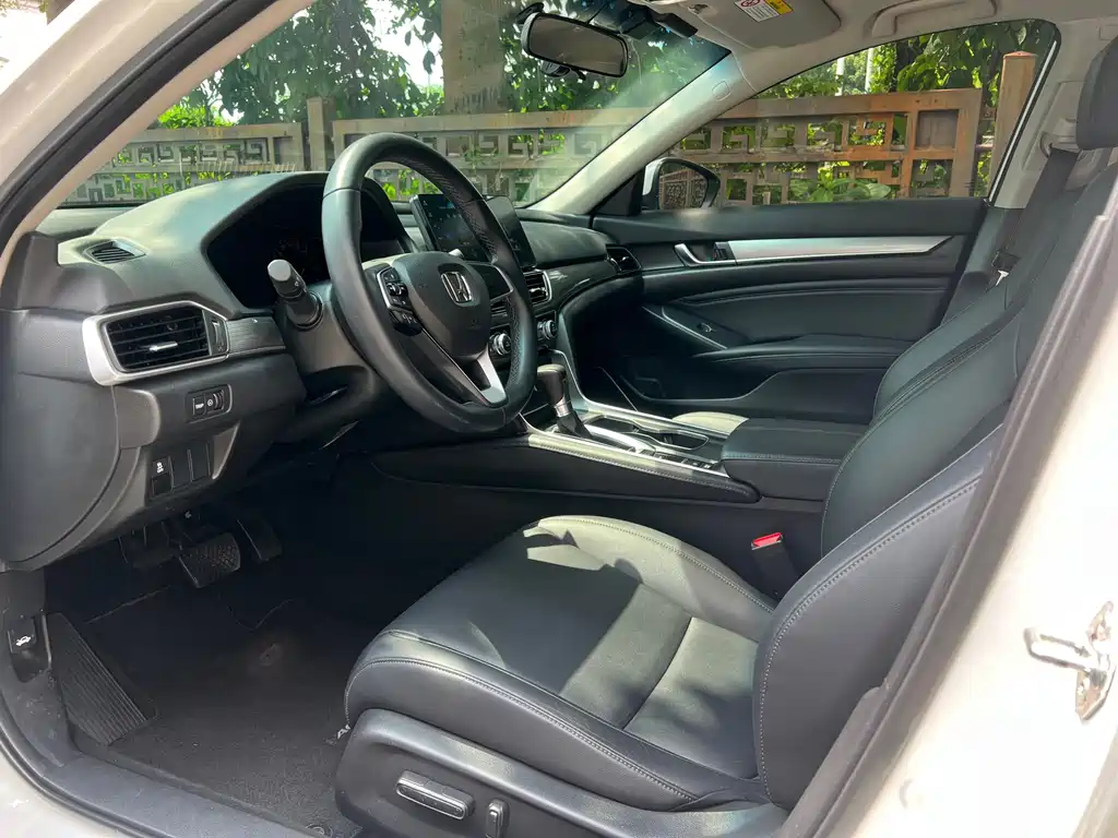 Honda Accord — миниатюра 7
