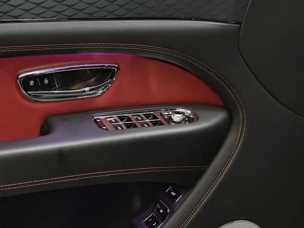 Bentley Bentayga — миниатюра 25