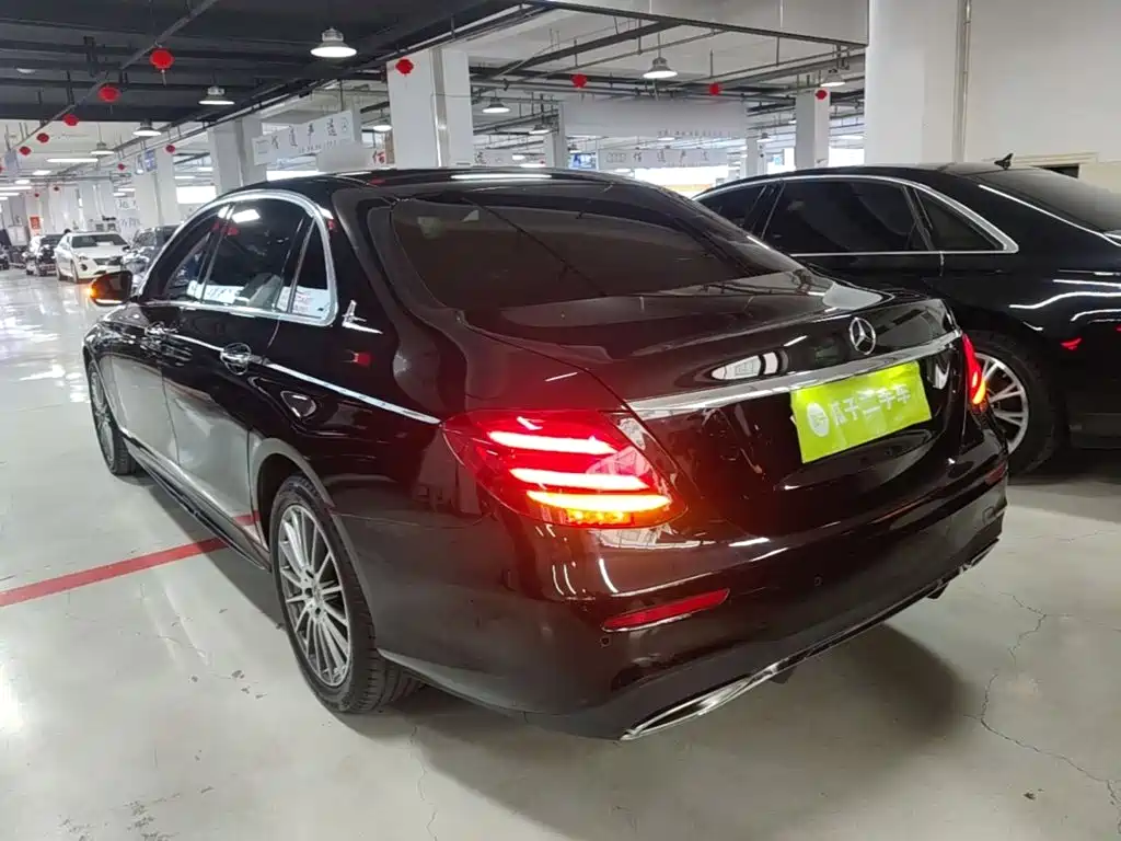 Mercedes-Benz E-Class — миниатюра 5