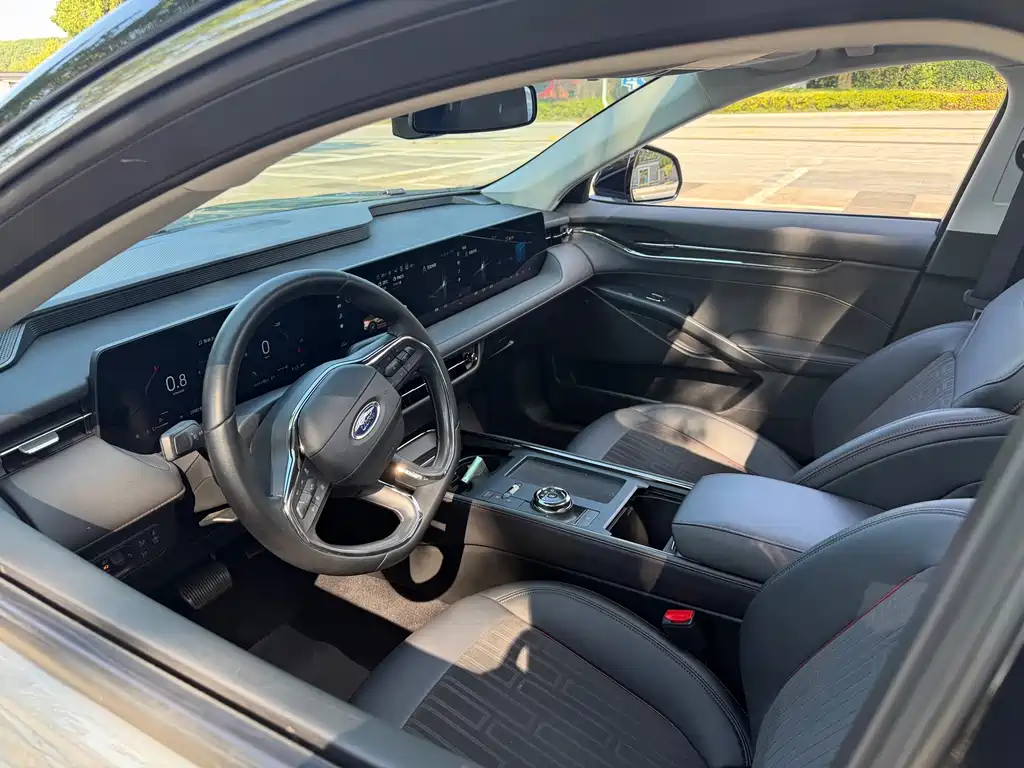 Ford Mondeo — миниатюра 9