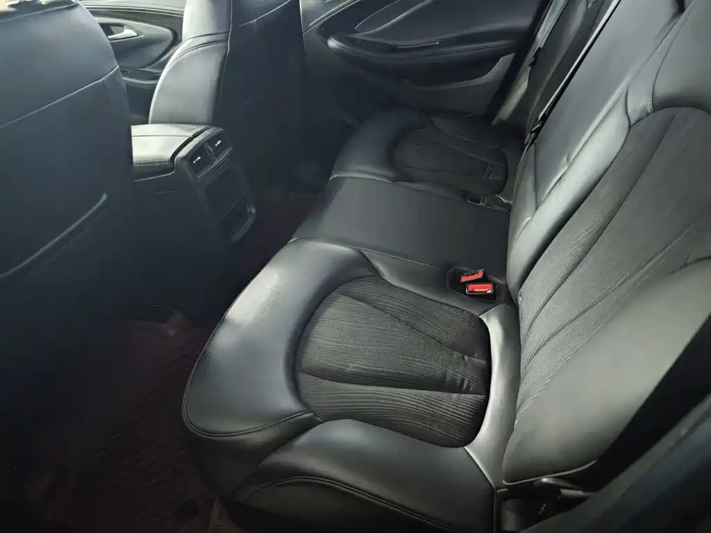 Buick Envision Plus — миниатюра 11