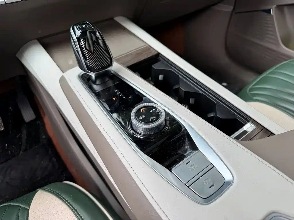 Roewe RX9 — миниатюра 9