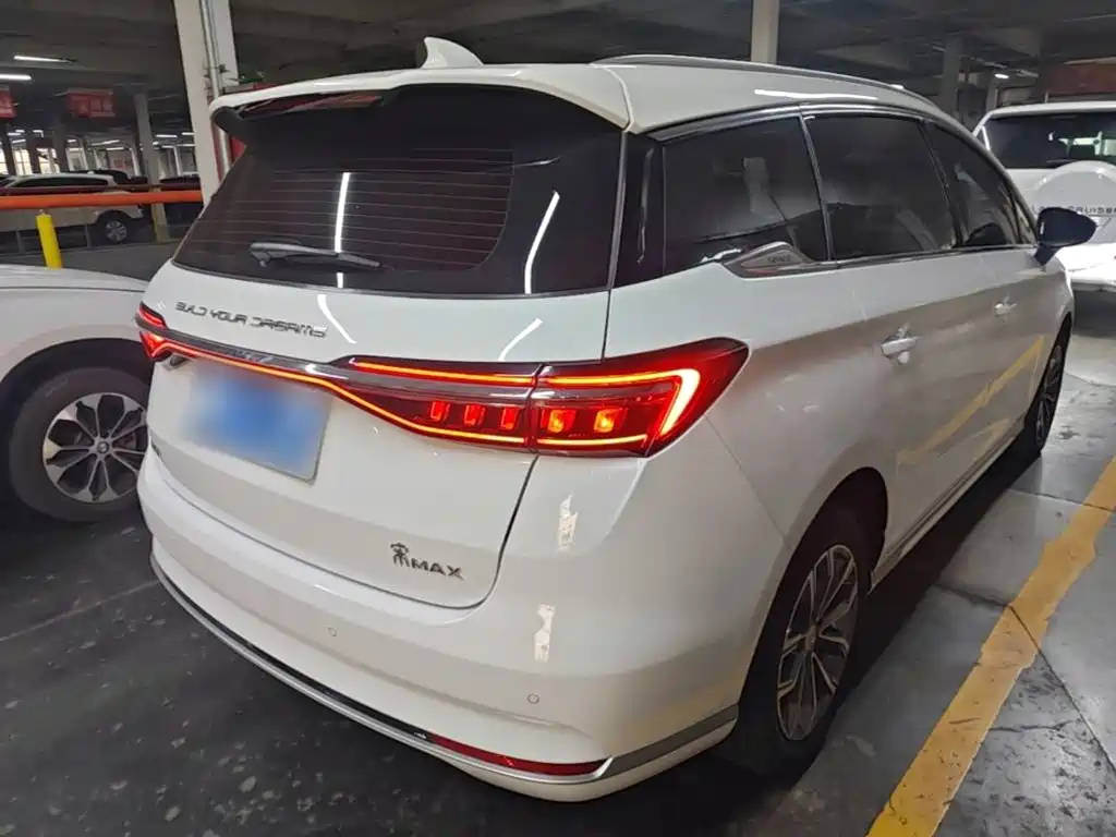 BYD MAX — миниатюра 7