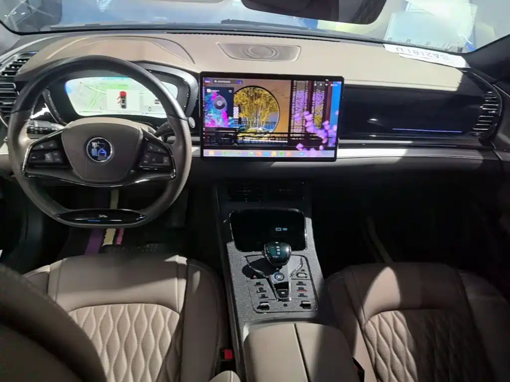 BYD Han — миниатюра 10