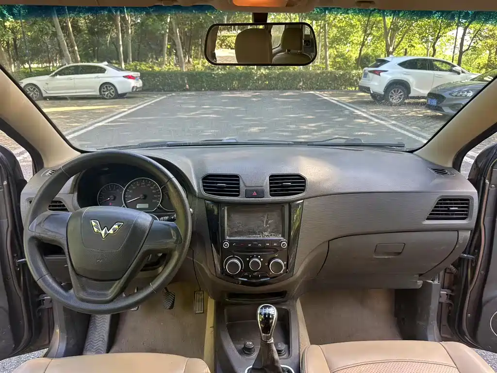Wuling Hongguang — миниатюра 9