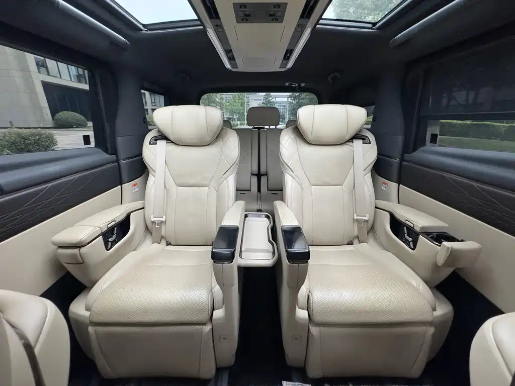 Toyota Alphard — миниатюра 24