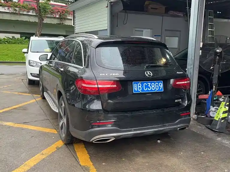Mercedes-Benz GLC 2018 GLC 260 4MATIC Luxury