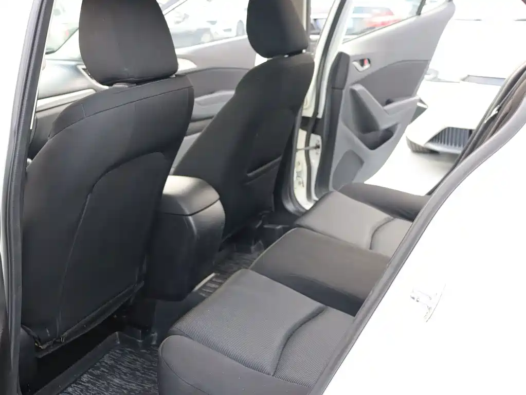 Mazda 3 Axela — миниатюра 11