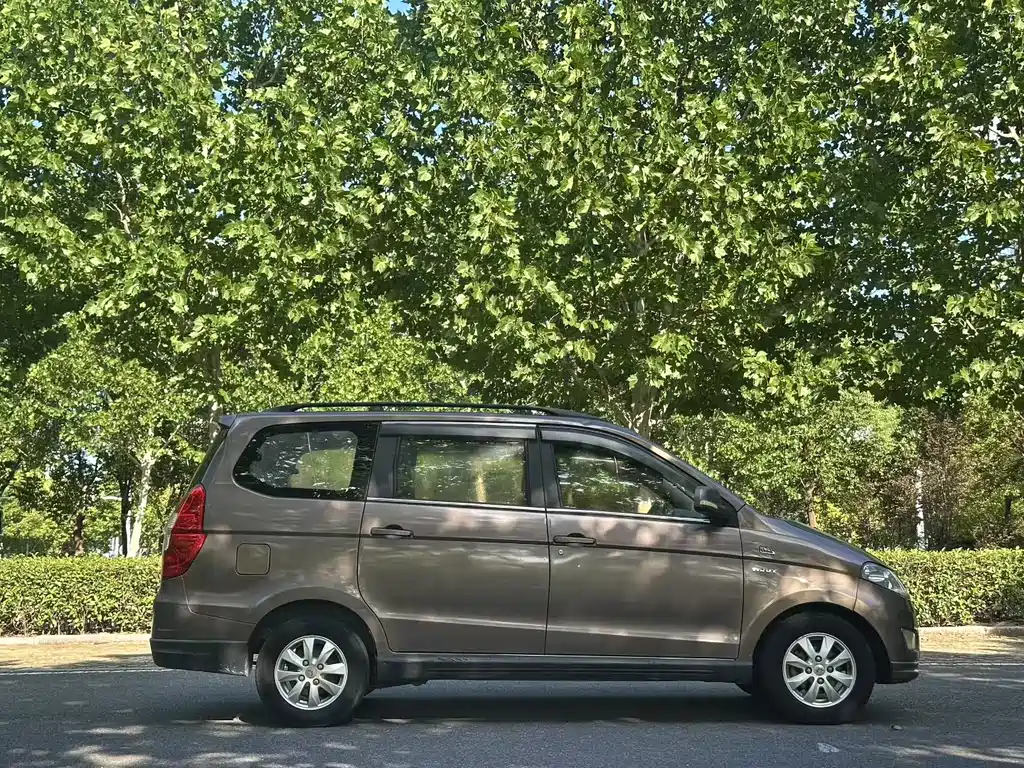 Wuling Hongguang — миниатюра 6