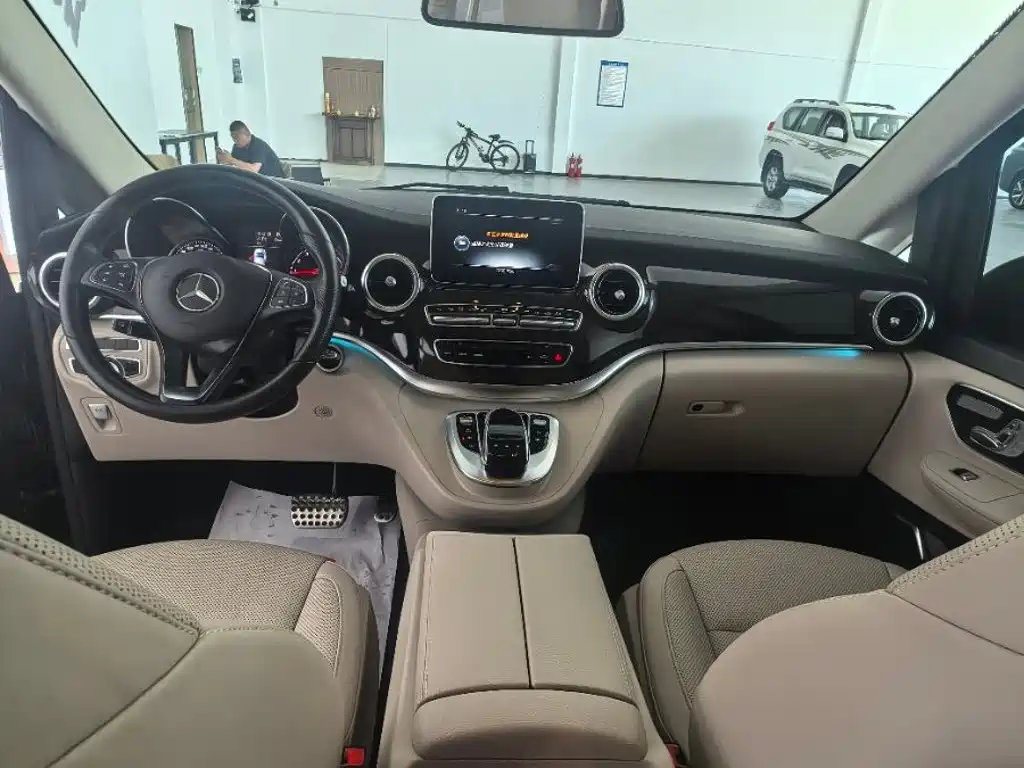 Mercedes-Benz V-Class — миниатюра 4