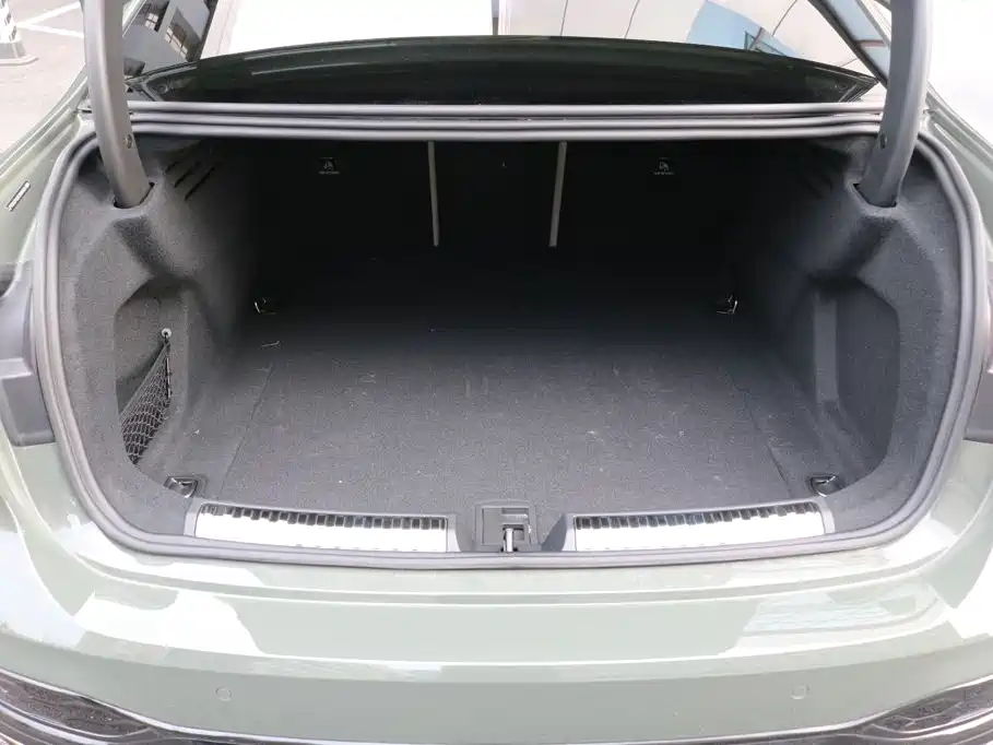 Audi A5L — миниатюра 12