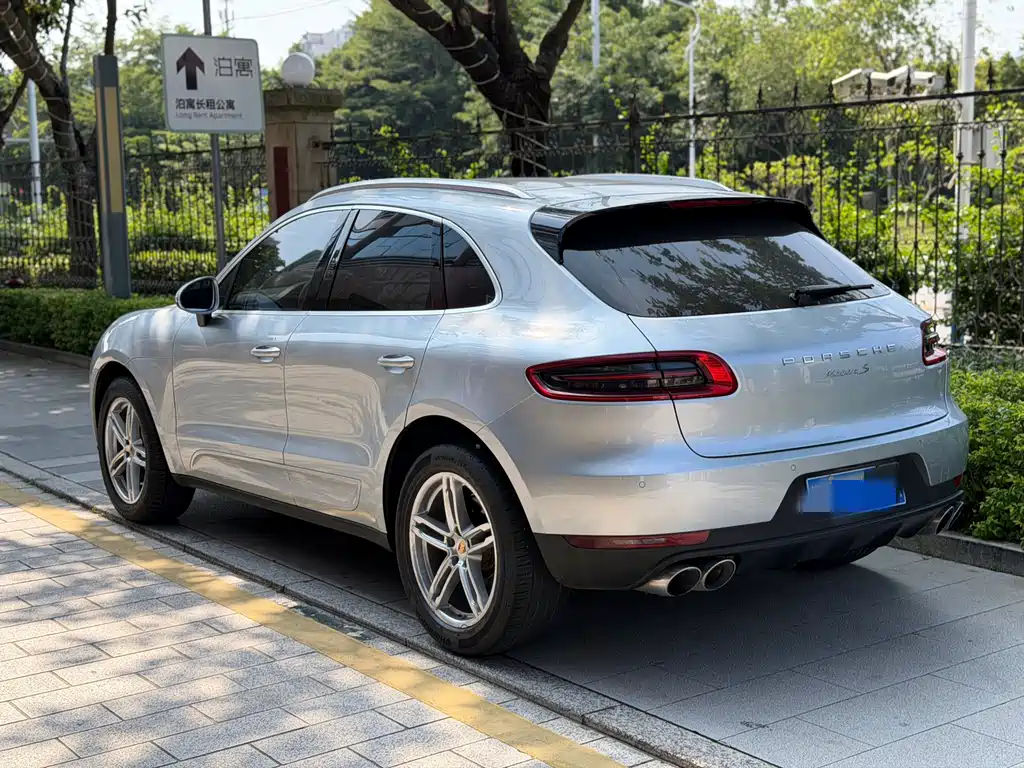 Porsche Macan — миниатюра 3