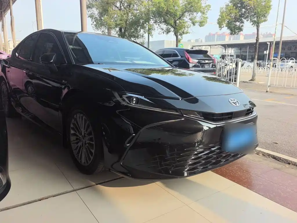Toyota Camry — миниатюра 8