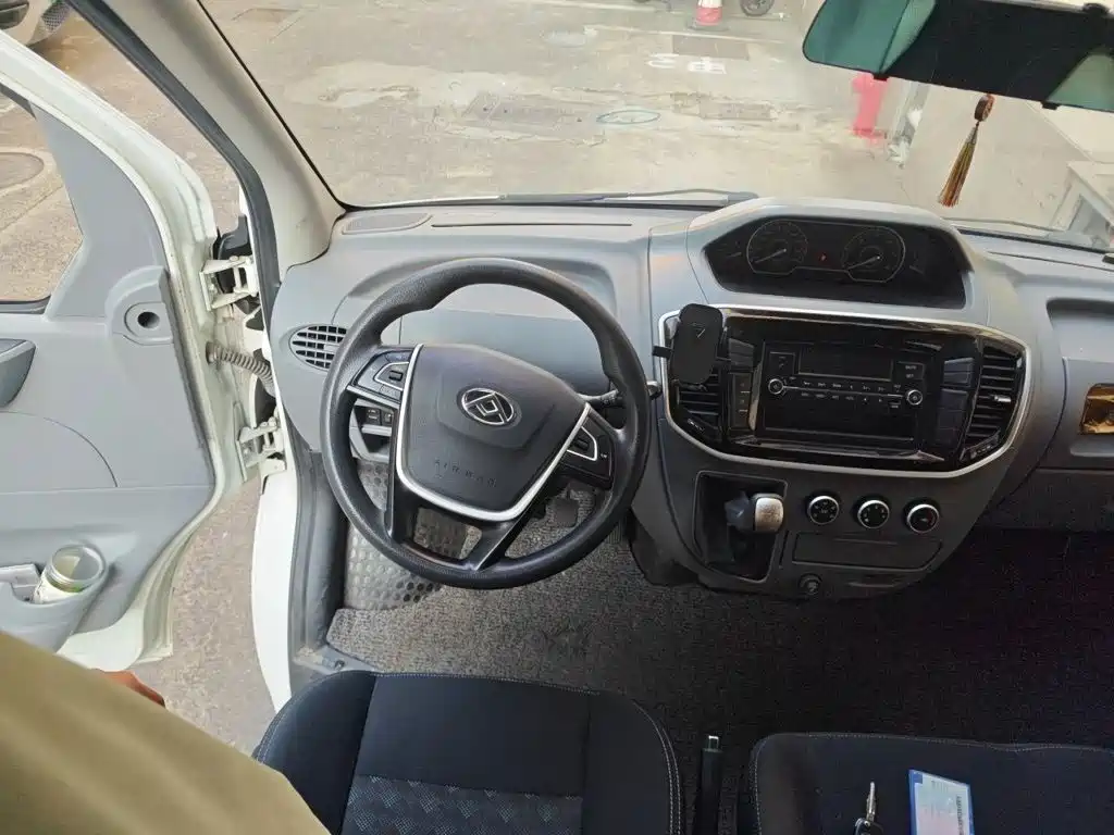 MAXUS V80 — миниатюра 3