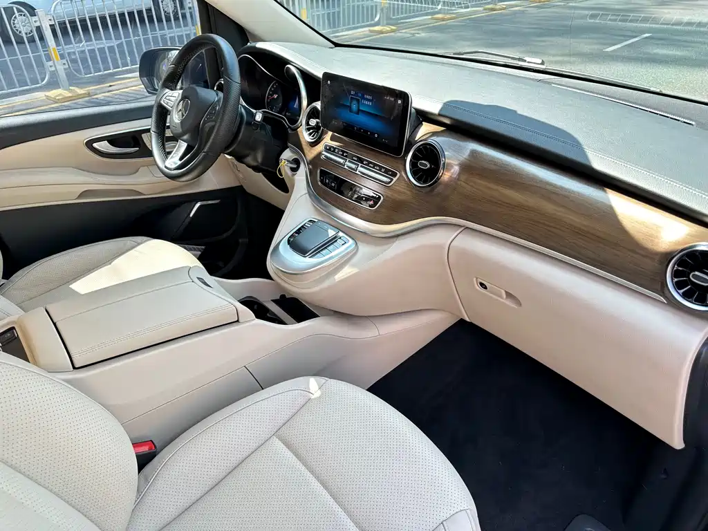 MERCEDES-BENZ V CLASS