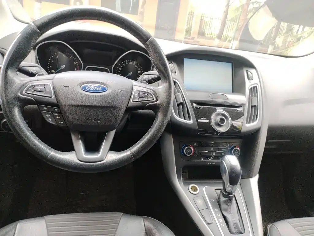 Ford Focus — миниатюра 5