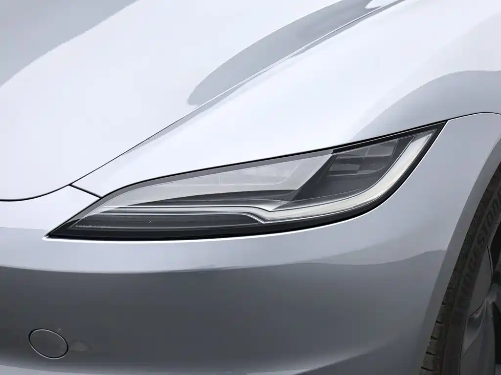Tesla Model 3 — миниатюра 18