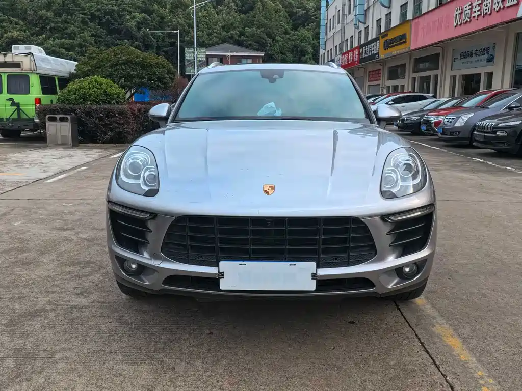 Porsche Macan — миниатюра 5