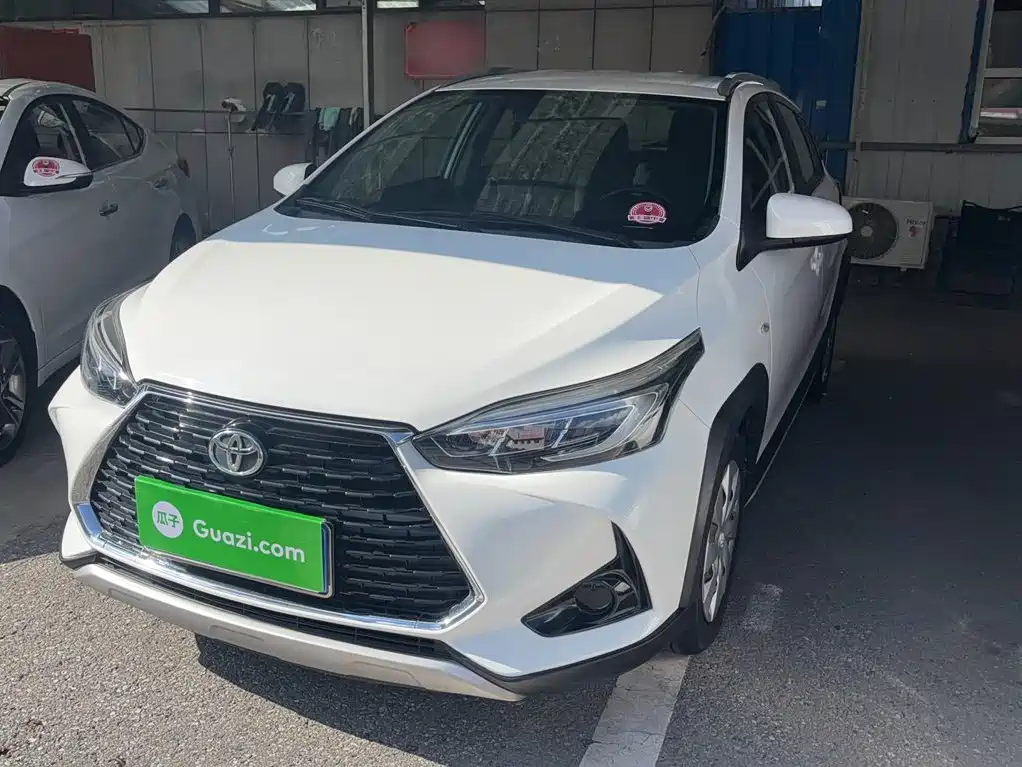 Toyota Yaris L — миниатюра 2