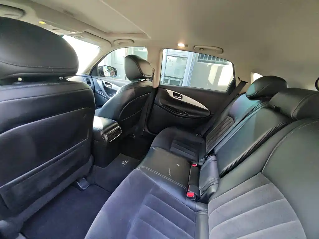 Infiniti QX50 — миниатюра 12