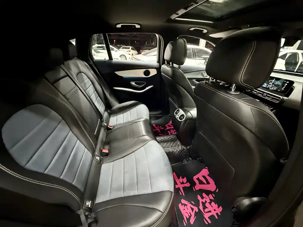 Mercedes-Benz EQC — миниатюра 10