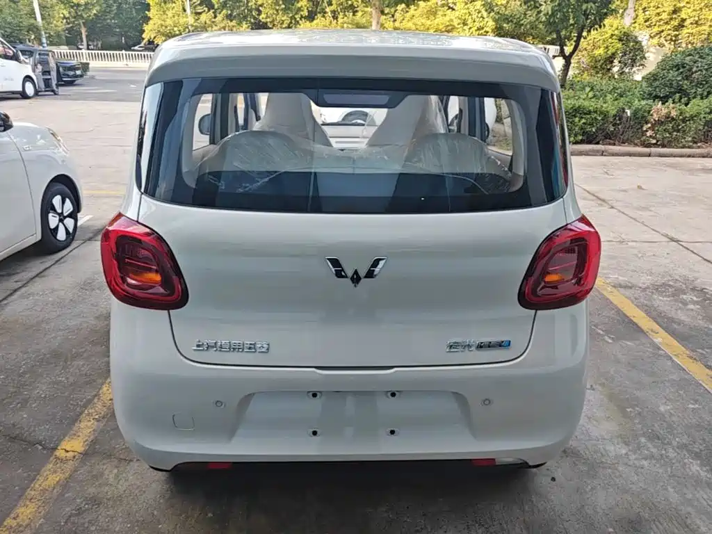 Wuling MINIEV — миниатюра 6