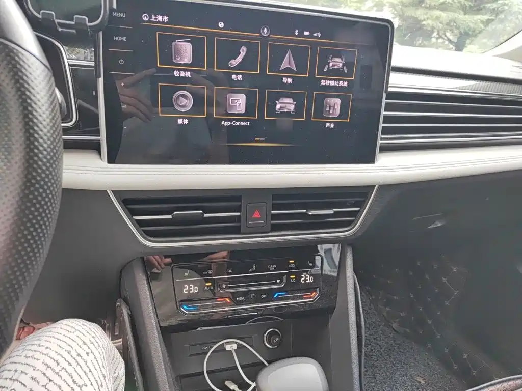 Volkswagen Tiguan L — миниатюра 6