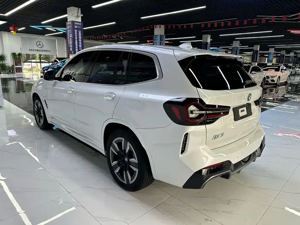 BMW iX3 — миниатюра 7