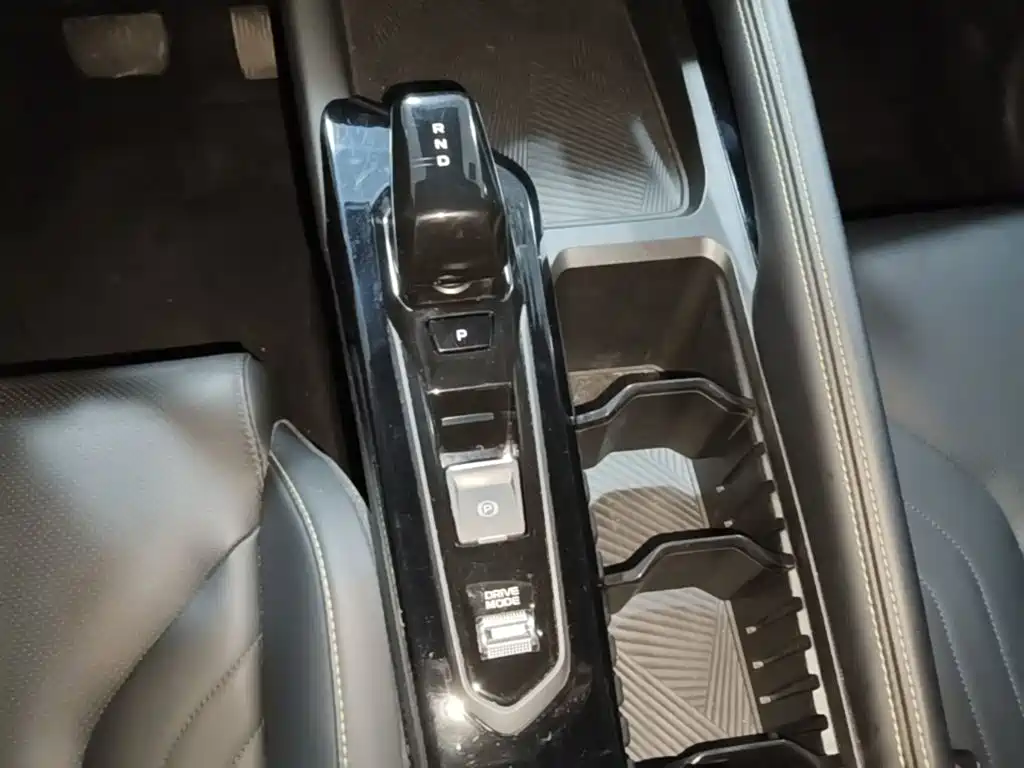 Geely Binyue — миниатюра 14