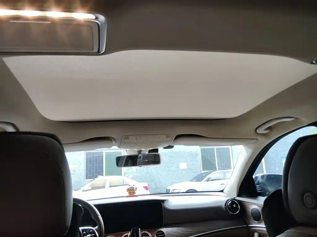 Mercedes-Benz E-Class — миниатюра 14