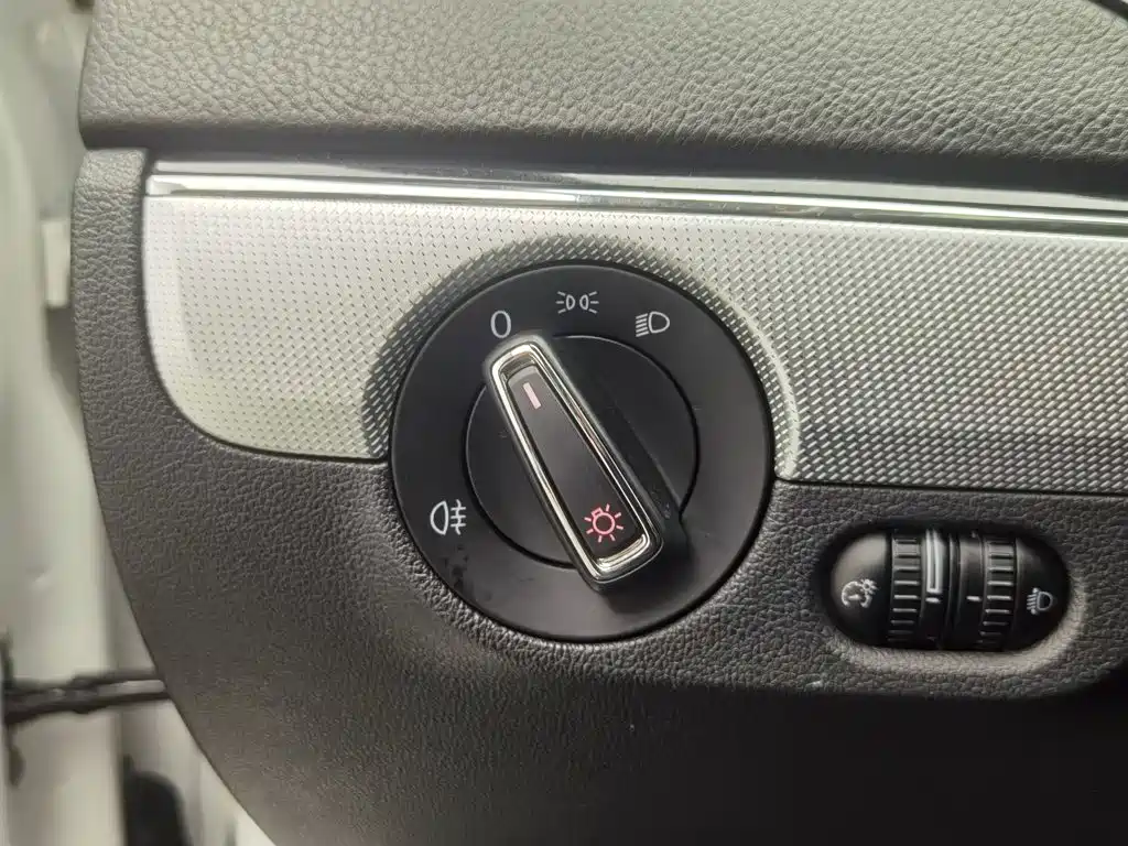 Volkswagen Sagitar — миниатюра 21