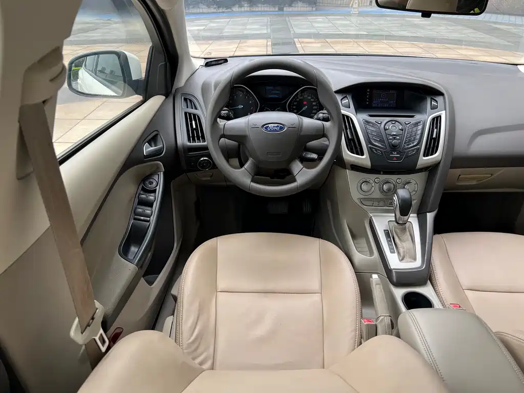 Ford Focus 2012 1.6L AT Comfort